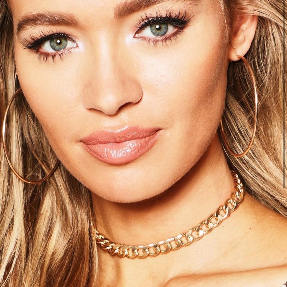 Gold chain necklace